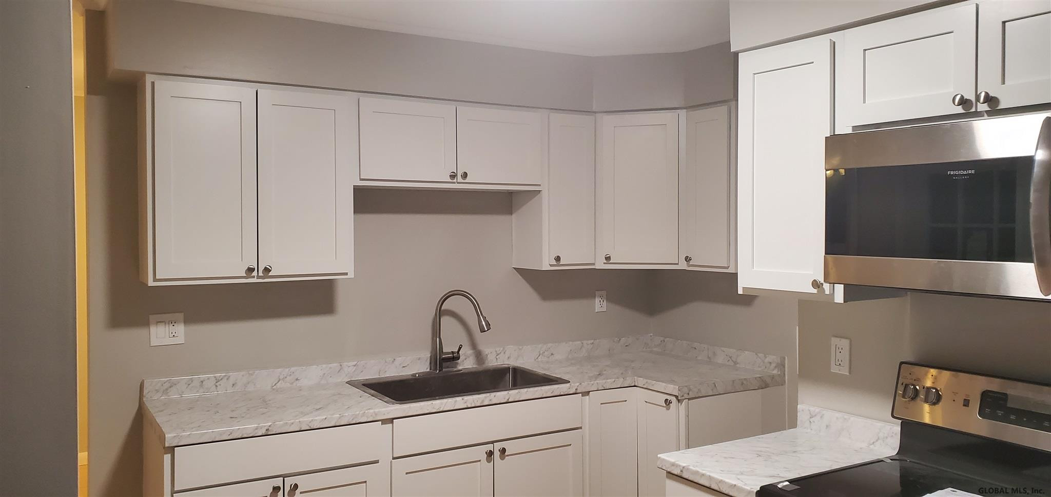 412 Clayton Road Schenectady, NY 12304 - Photo 5 of 19 Photo 5