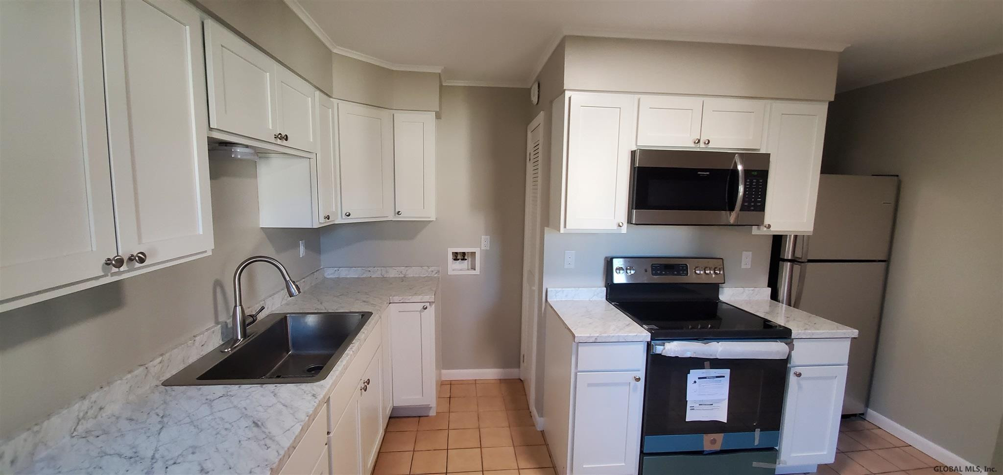 412 Clayton Road Schenectady, NY 12304 - Photo 6 of 19 Photo 6