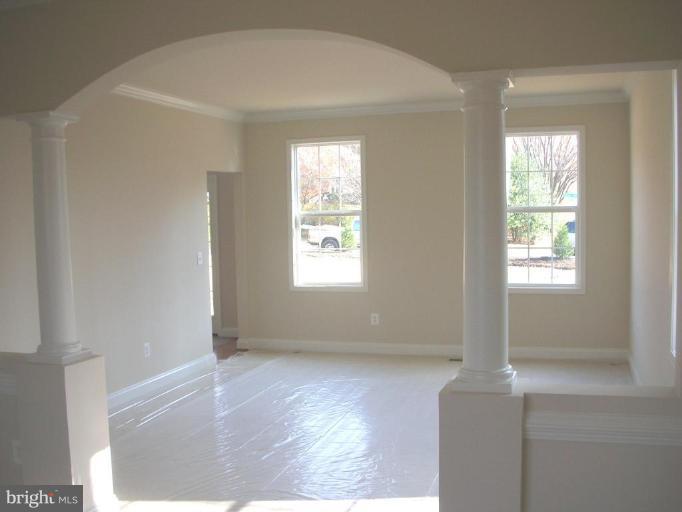 12400 Timber Grove Road Owings Mills, MD 21117 - Photo 8 of 12 Living Room
