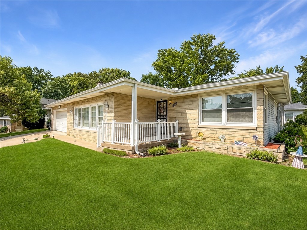 2220 West Ravina Park Road Decatur, IL 62526 - Photo 3 of 36