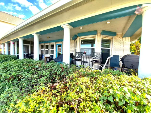 a living room filled with furniture