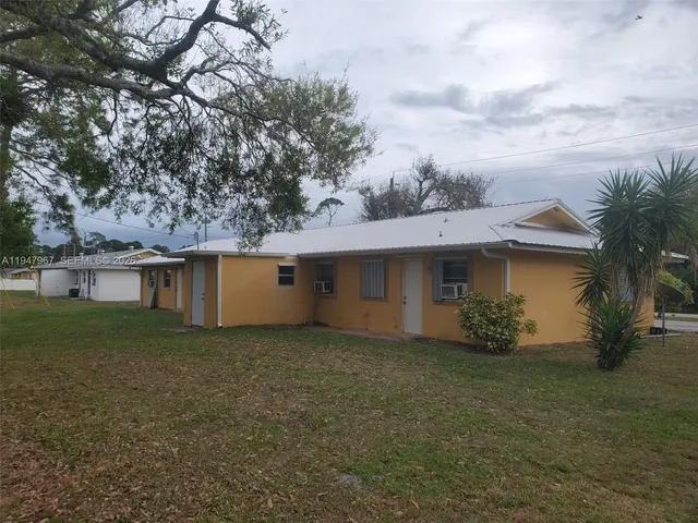$1,100 | 6604 Miramar Avenue, Unit B, Fort Pierce, FL 34951