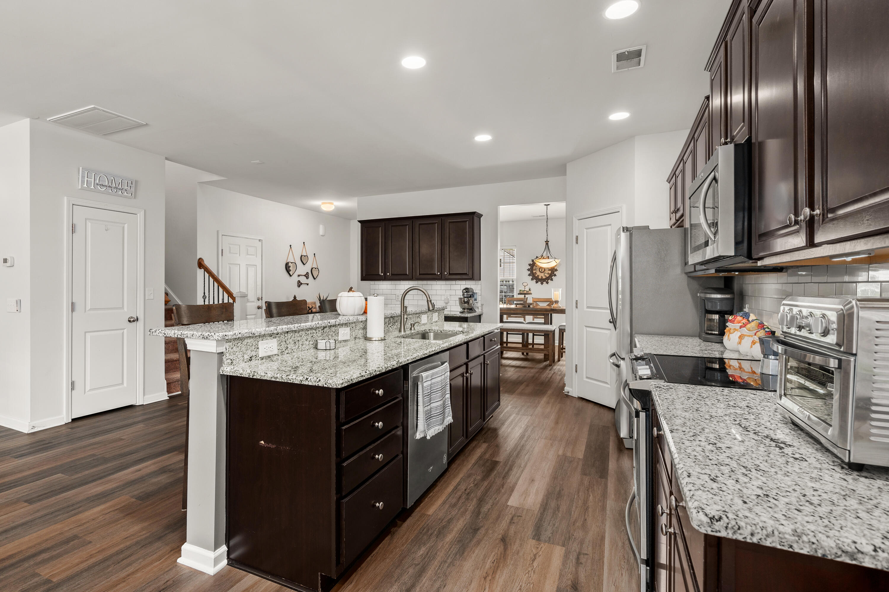 245 Decatur Drive Summerville, SC 29486 - Photo 11 of 40 11