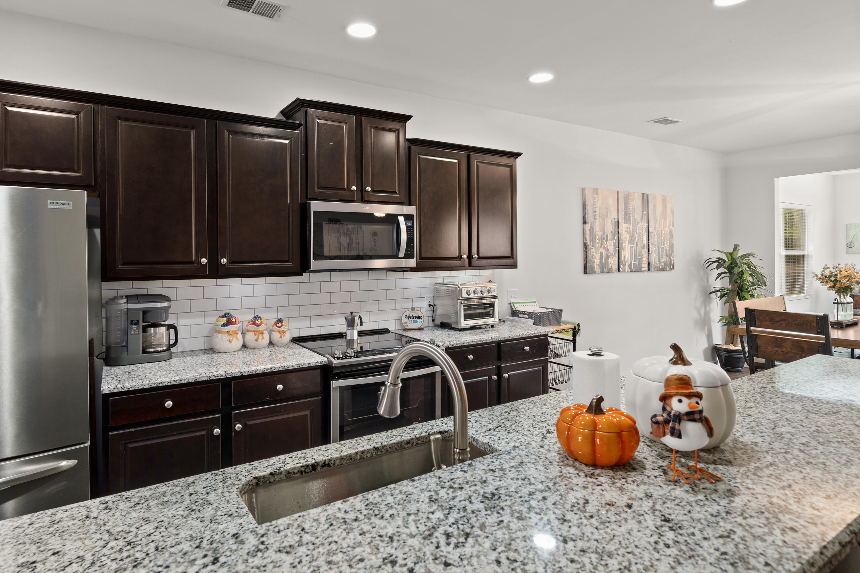 245 Decatur Drive Summerville, SC 29486 - Photo 9 of 40 9