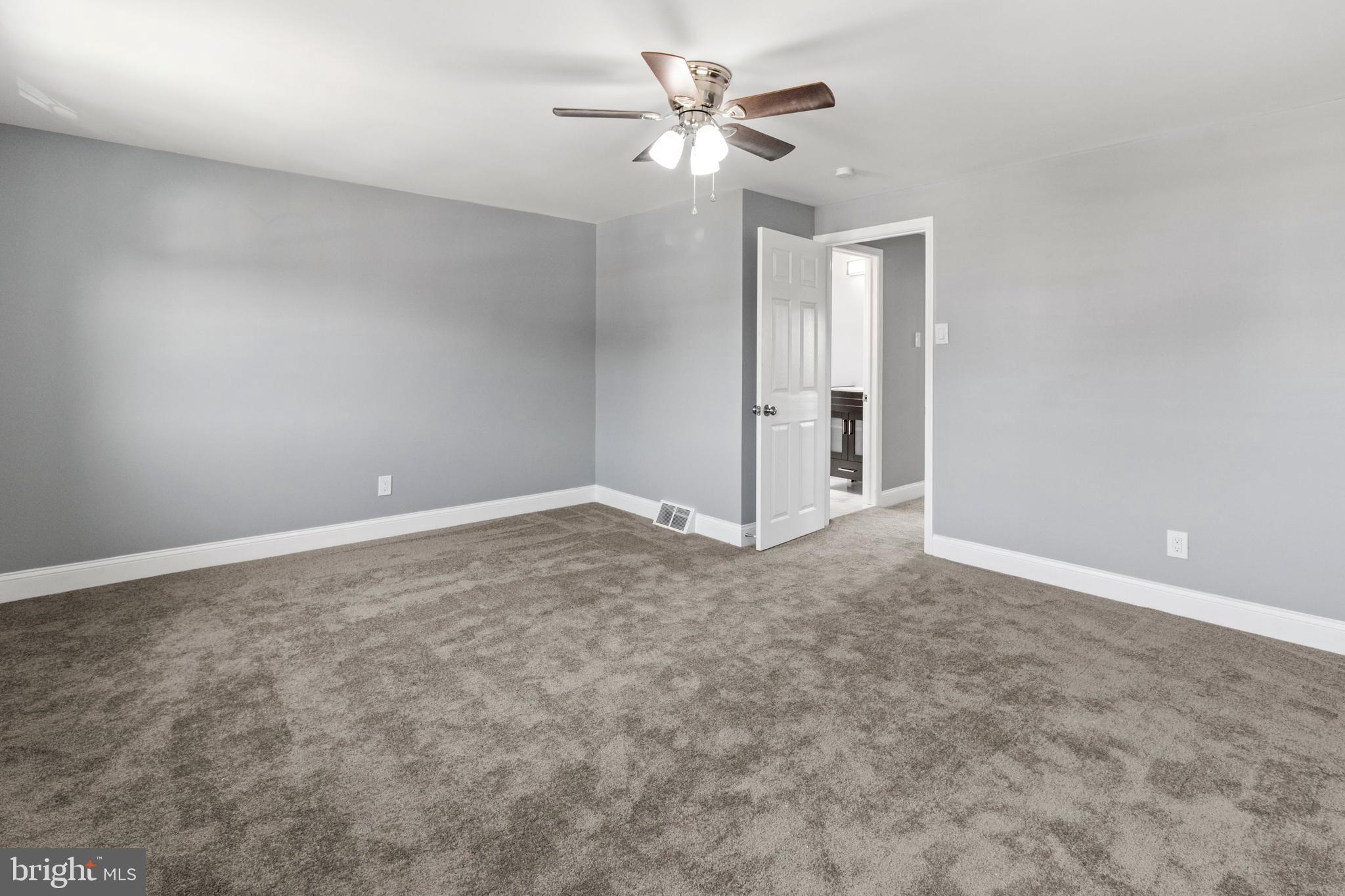 12822 Medford Road Philadelphia, PA 19154 - Photo 19 of 31