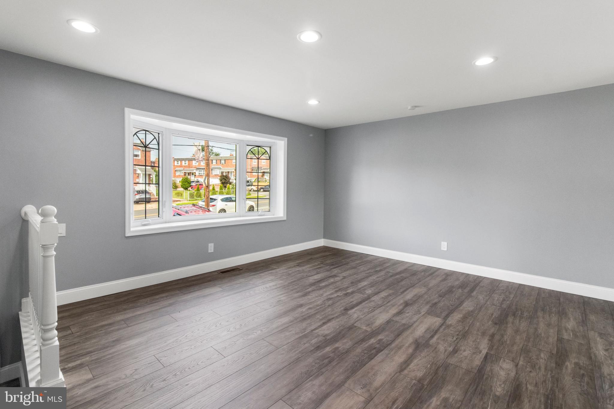 12822 Medford Road Philadelphia, PA 19154 - Photo 3 of 31