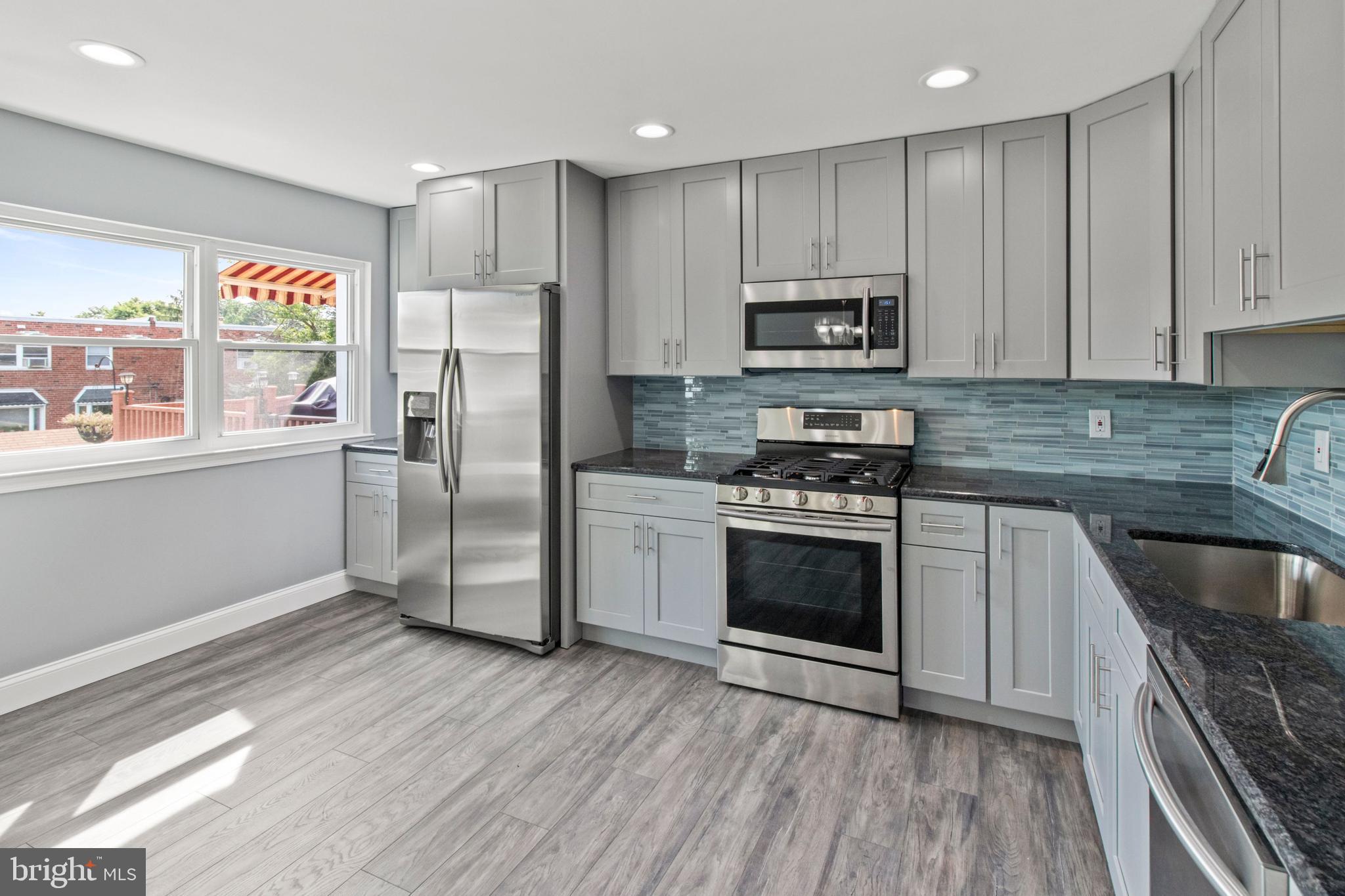 12822 Medford Road Philadelphia, PA 19154 - Photo 7 of 31