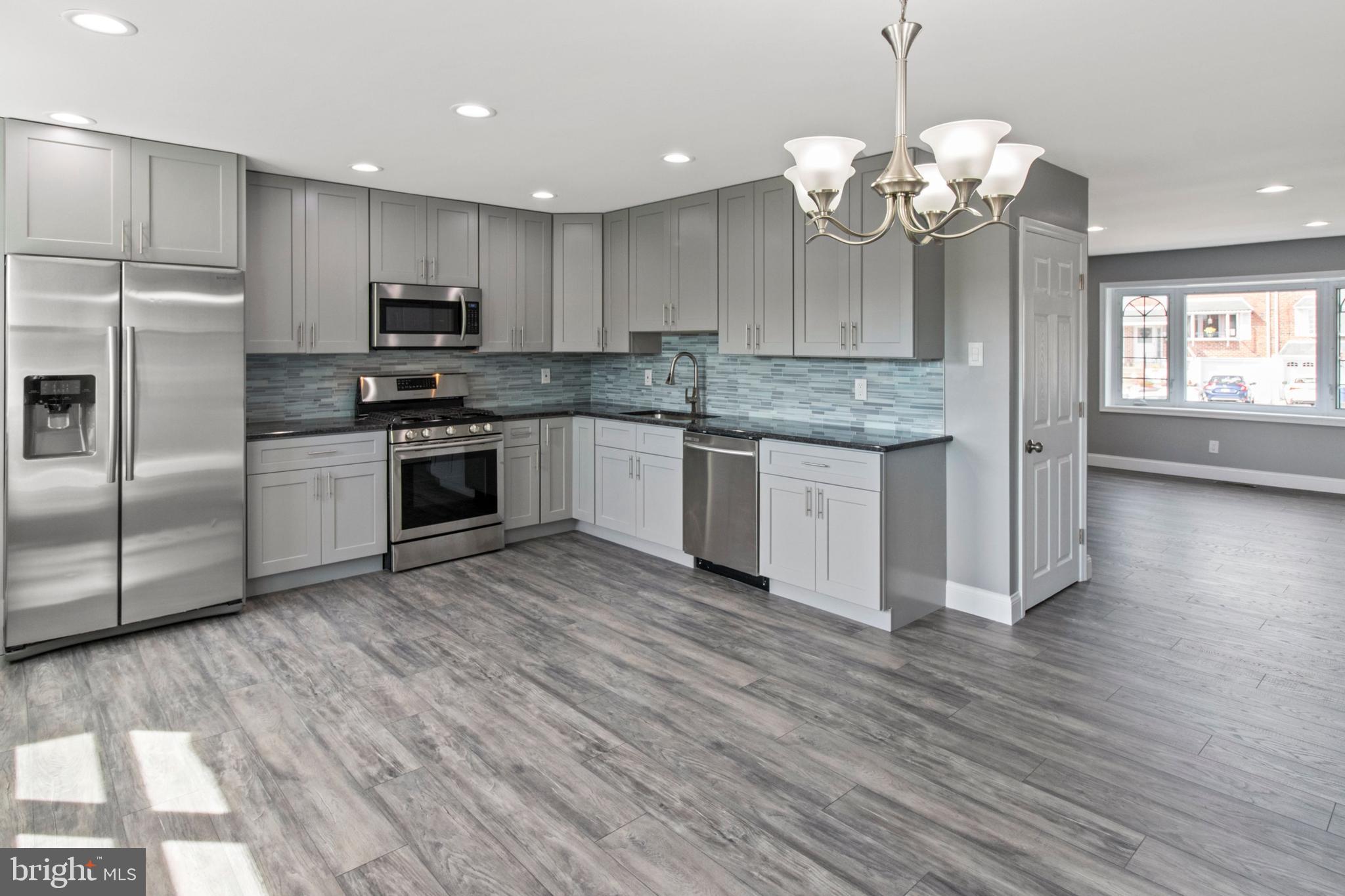 12822 Medford Road Philadelphia, PA 19154 - Photo 8 of 31