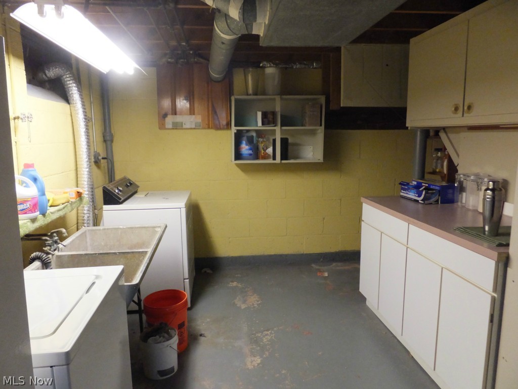1352 Haverston Road Lyndhurst, OH 44124 - Photo 19 of 25 LAUNDRY ROOM