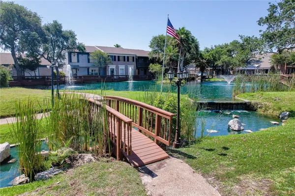 $259,900 | 39 Rock Creek Drive, Unit 39, Corpus Christi, TX 78412