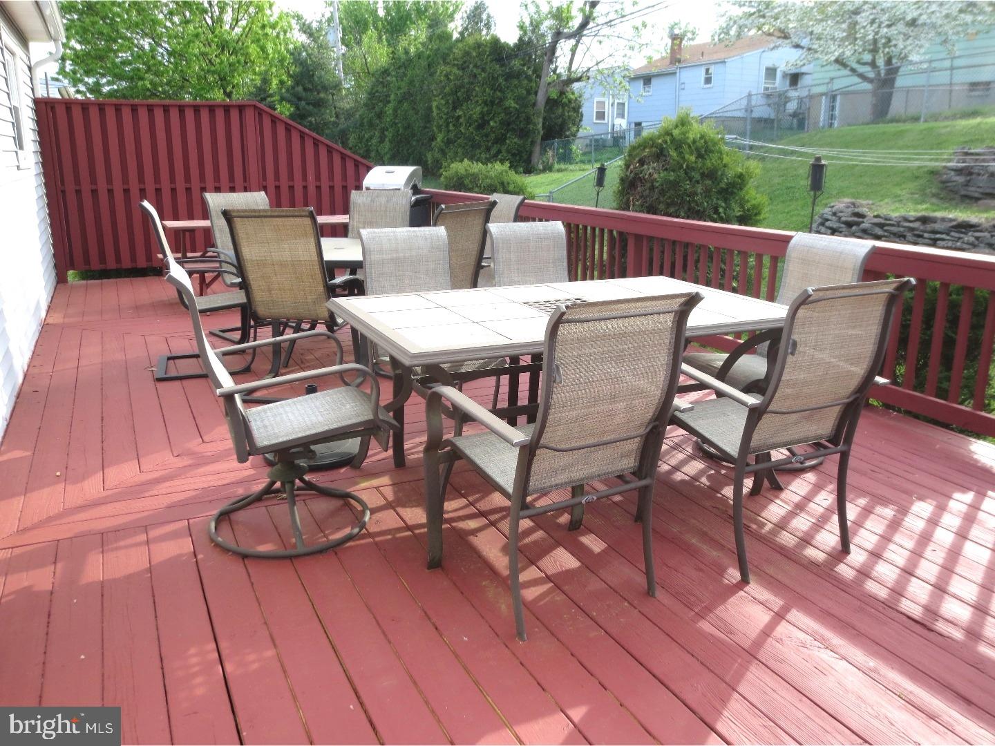 471 Spring Street Pottstown, PA 19464 - Photo 5 of 19 Deck