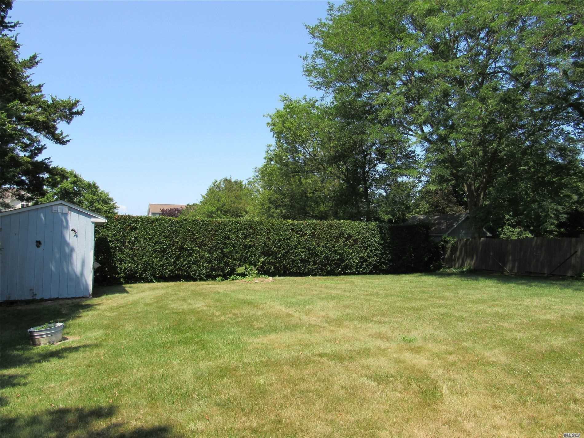 873 Sound Shore Road Riverhead, NY 11901 - Photo 6 of 18 Gallery Image 6