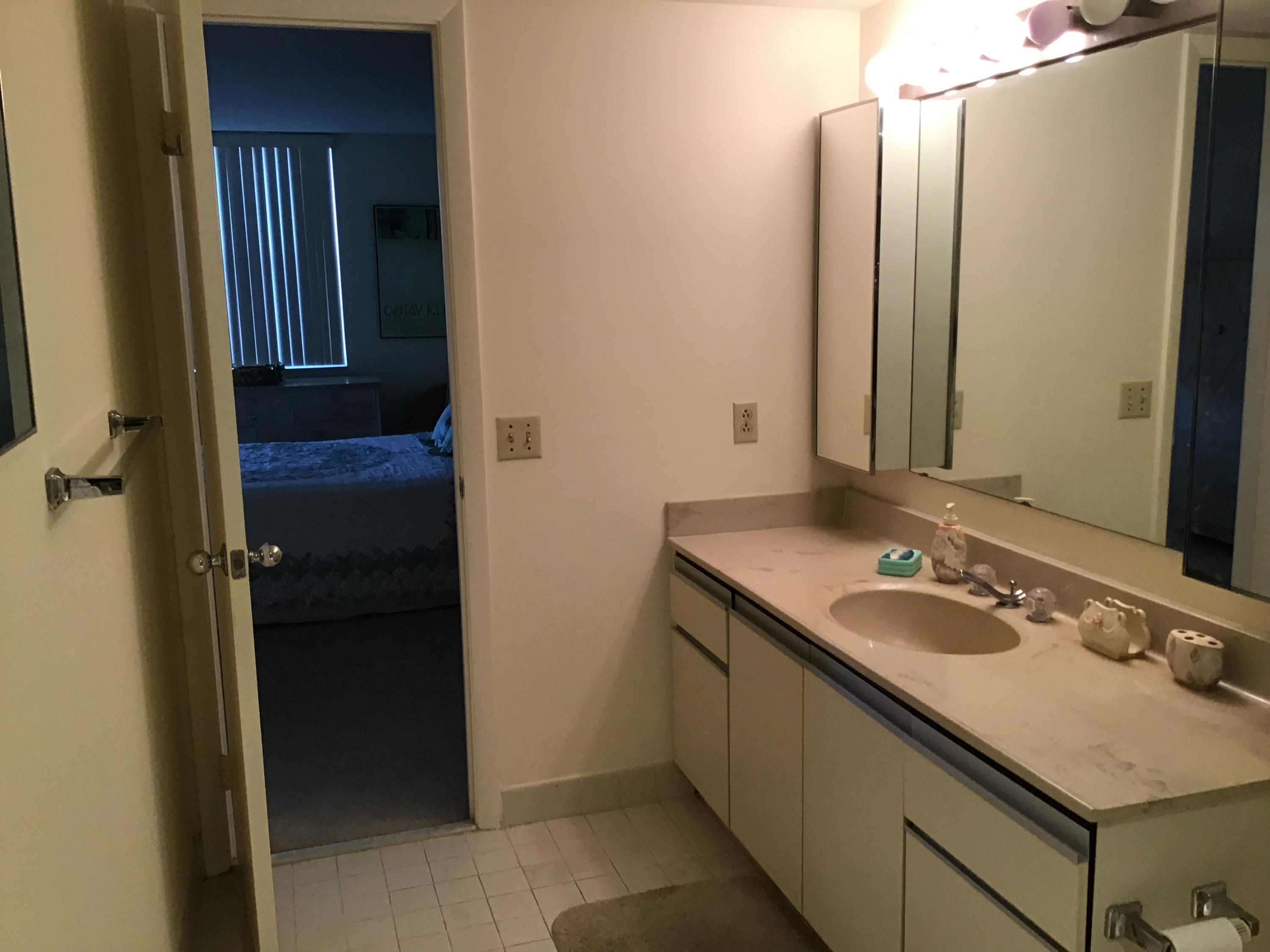 5260 Northwest 2nd Avenue, Unit PH502 Boca Raton, FL 33487 - Photo 26 of 31 3881429C-A8EA-4DC8-AEB0-2E65865870D7