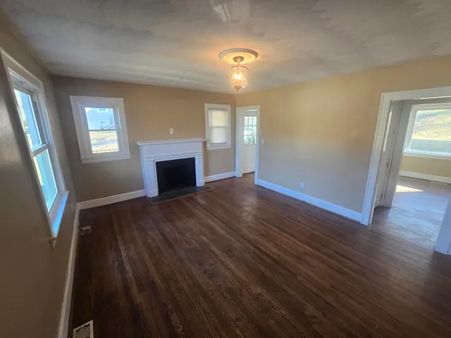 $1,300 | 5247 Eden Avenue, Roanoke, VA 24018