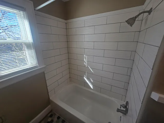 $1,300 | 5247 Eden Avenue, Roanoke, VA 24018