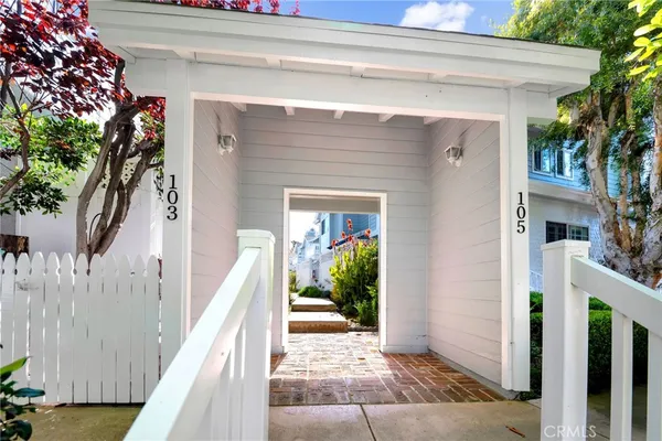 $1,299,000 | 105 North Broadway, Unit E, Redondo Beach, CA 90277