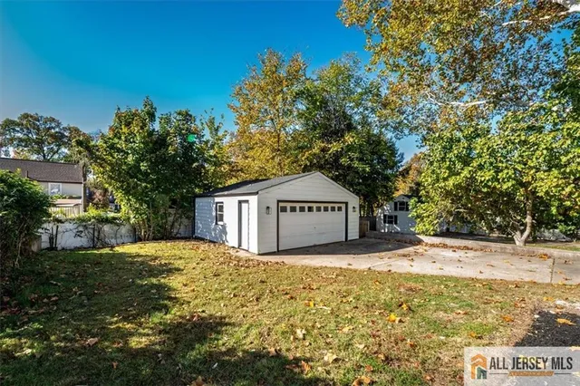 a picture of a park with a floor