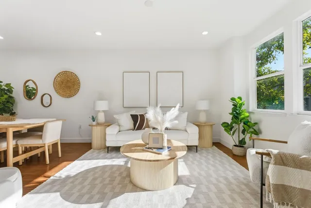 a view of entryway and hall