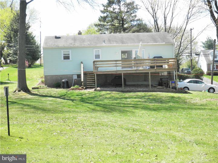 871 Allentown Road Telford, PA 18969 - Photo 3 of 25 Exterior Back