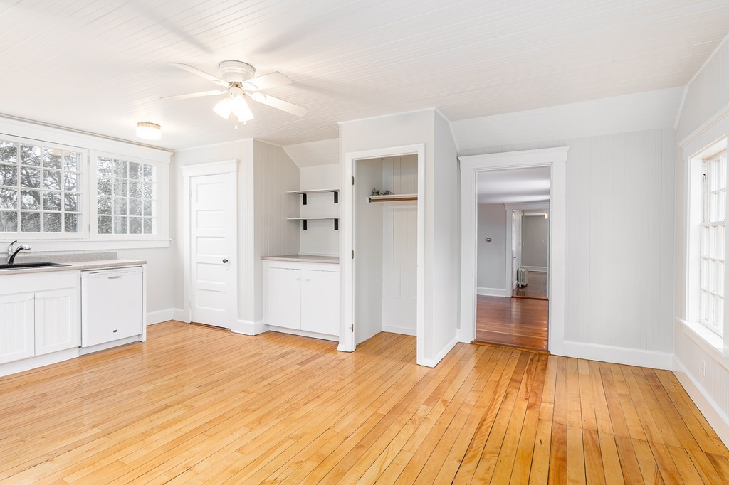 92 Farmers Row Groton, MA 01450 - Photo 15 of 30