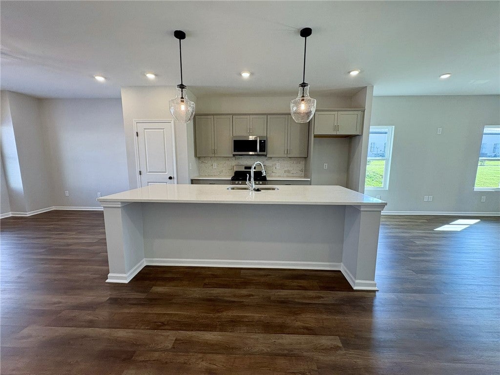 520 Waterpoint Way, Unit 17 Opelika, AL 36801 - Photo 6 of 38 Gallery Image 6