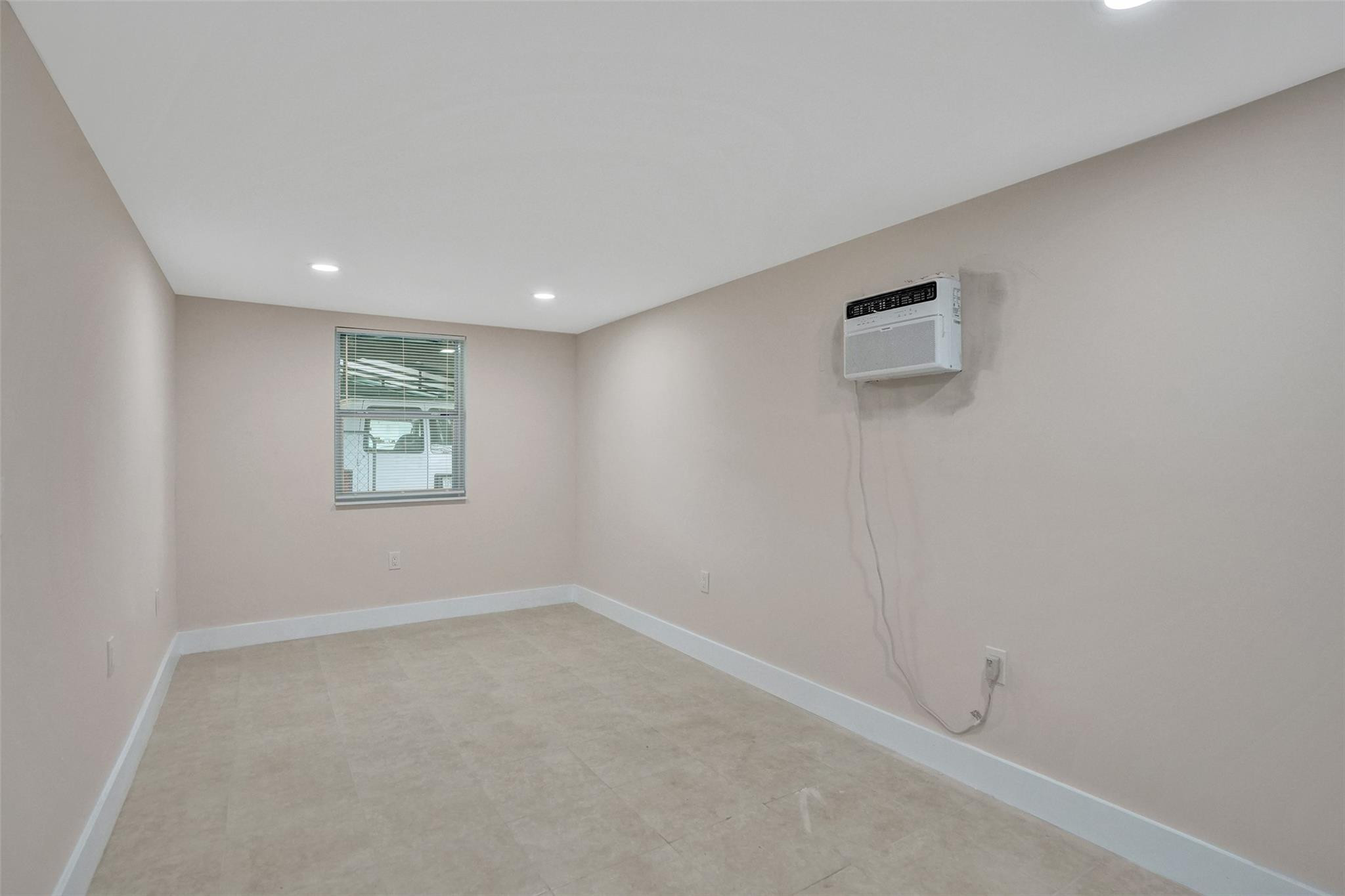 5903 McKinley Street Hollywood, FL 33021 - Photo 14 of 41 Photo 14