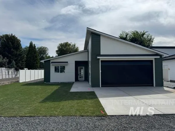 $385,000 | 923 Aiken Avenue, Buhl, ID 83316