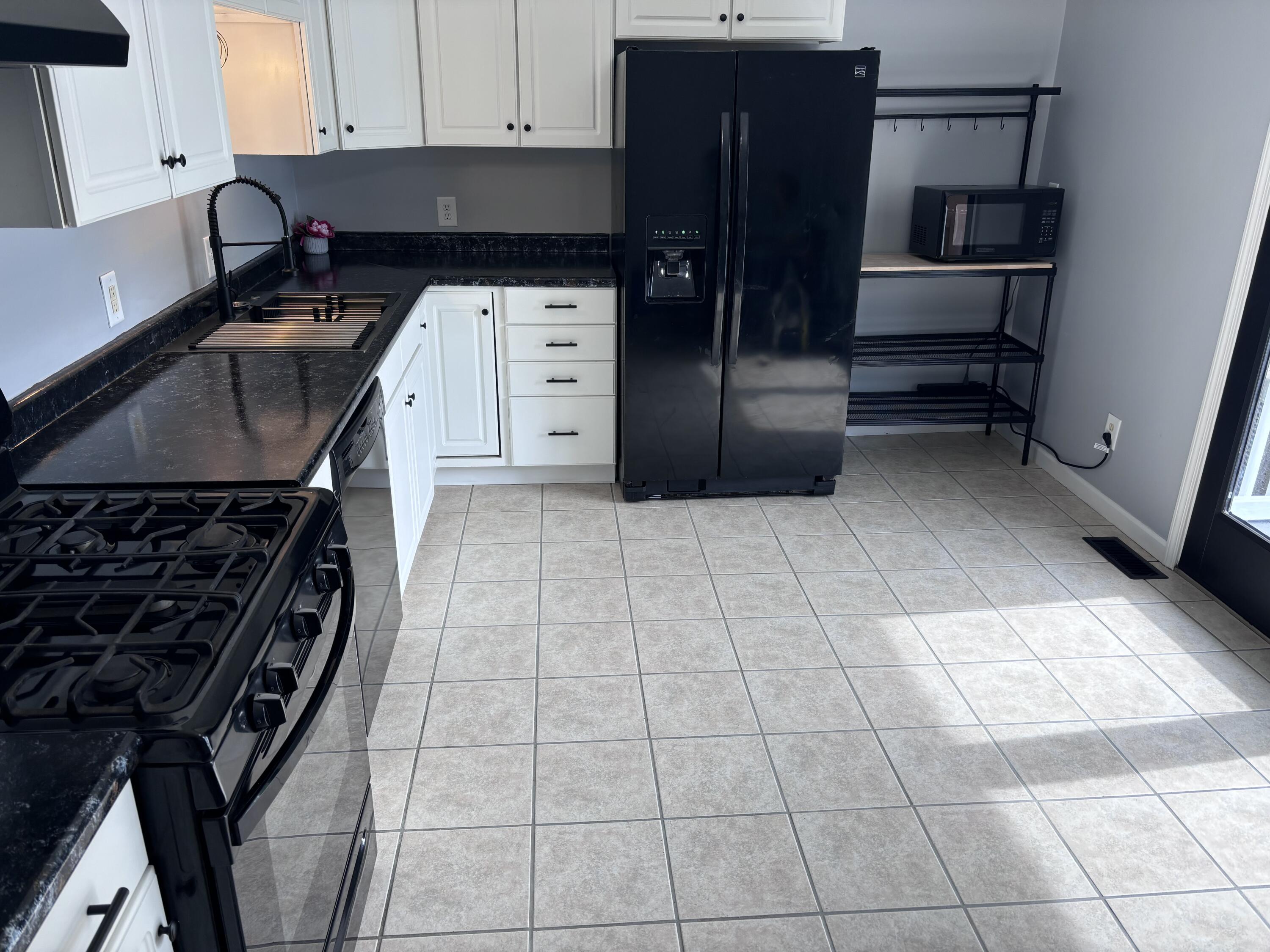 604 Fernway Road Kingsford Heights, IN 46346 - Photo 8 of 21 3000x2250