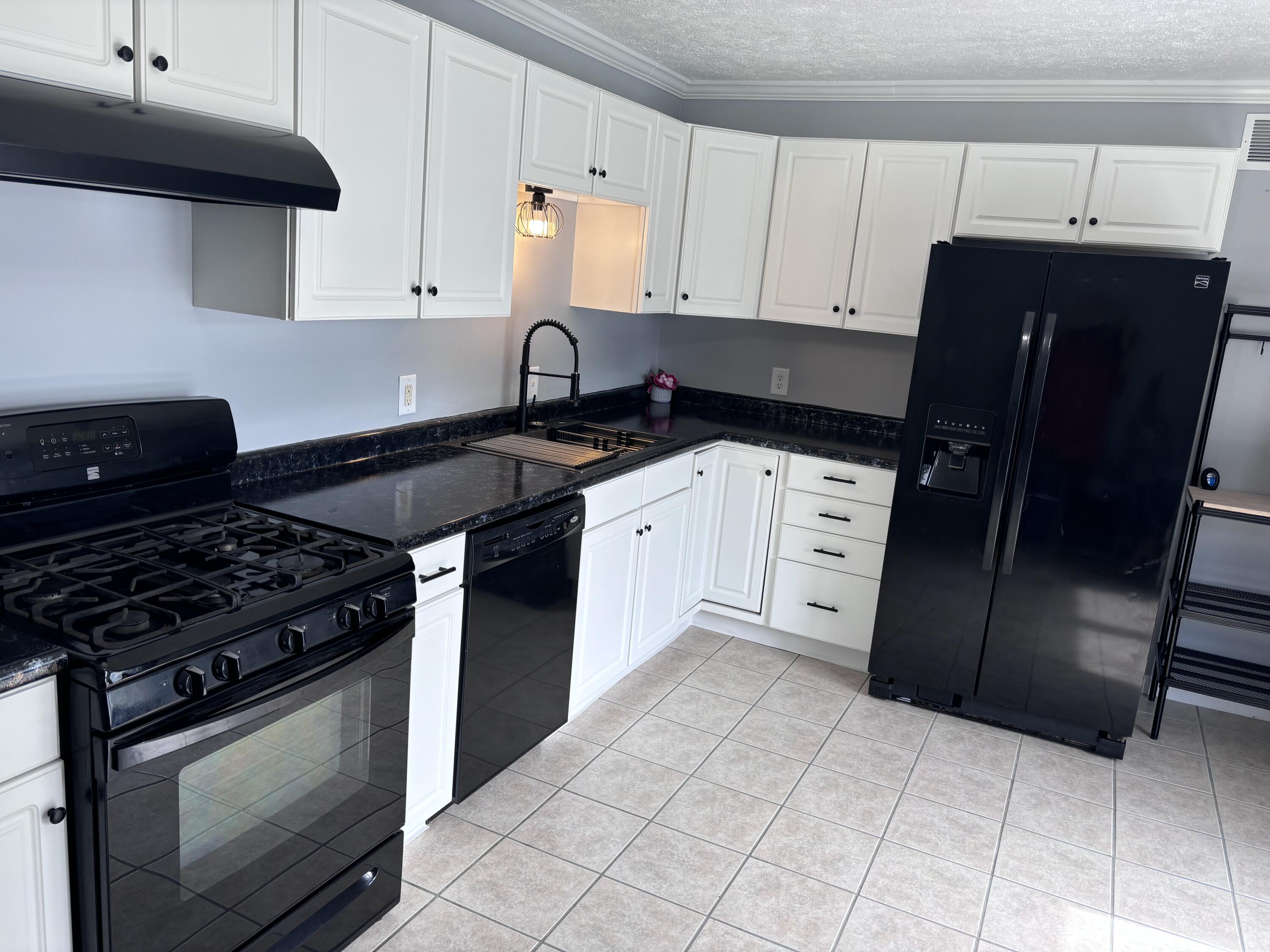 604 Fernway Road Kingsford Heights, IN 46346 - Photo 10 of 21 3000x2250