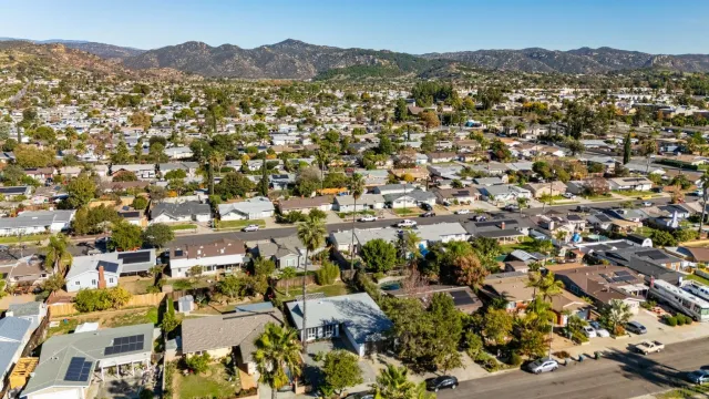 a view of a yard in front of house