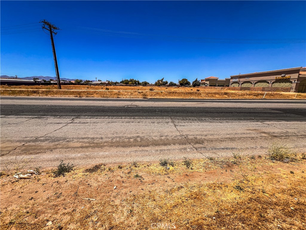 11125 Hesperia Road Hesperia, CA 92345 - Photo 3 of 6 a view of a ocean view