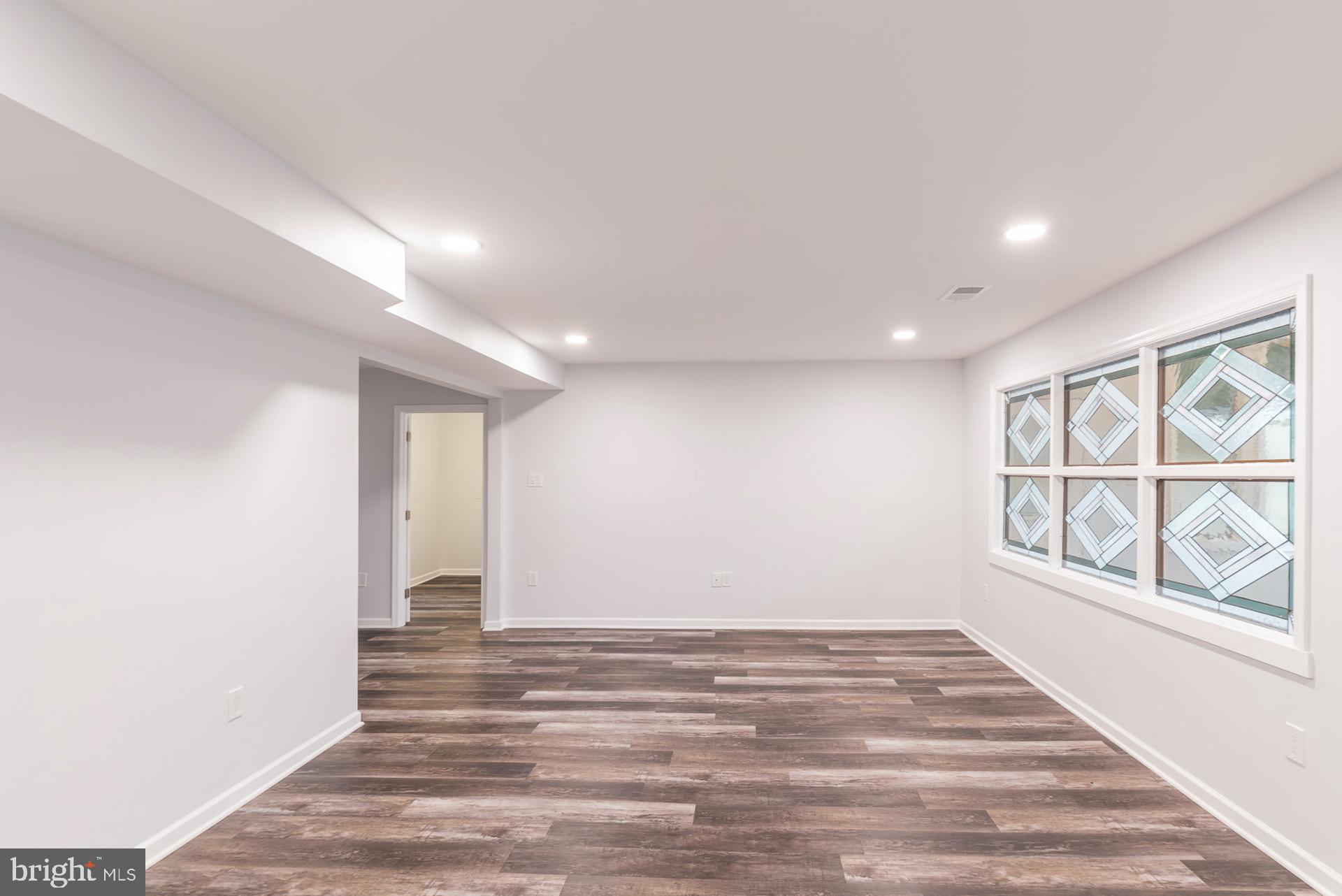 639 Welsh Road Philadelphia, PA 19115 - Photo 21 of 49 Family Room - Level 1