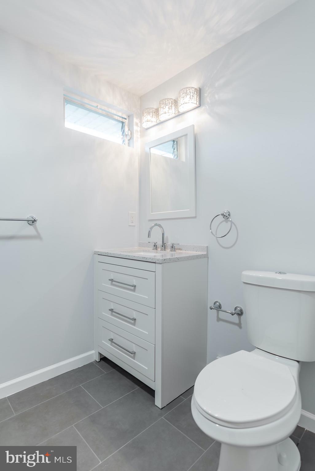 639 Welsh Road Philadelphia, PA 19115 - Photo 28 of 49 Bathroom - Level 2