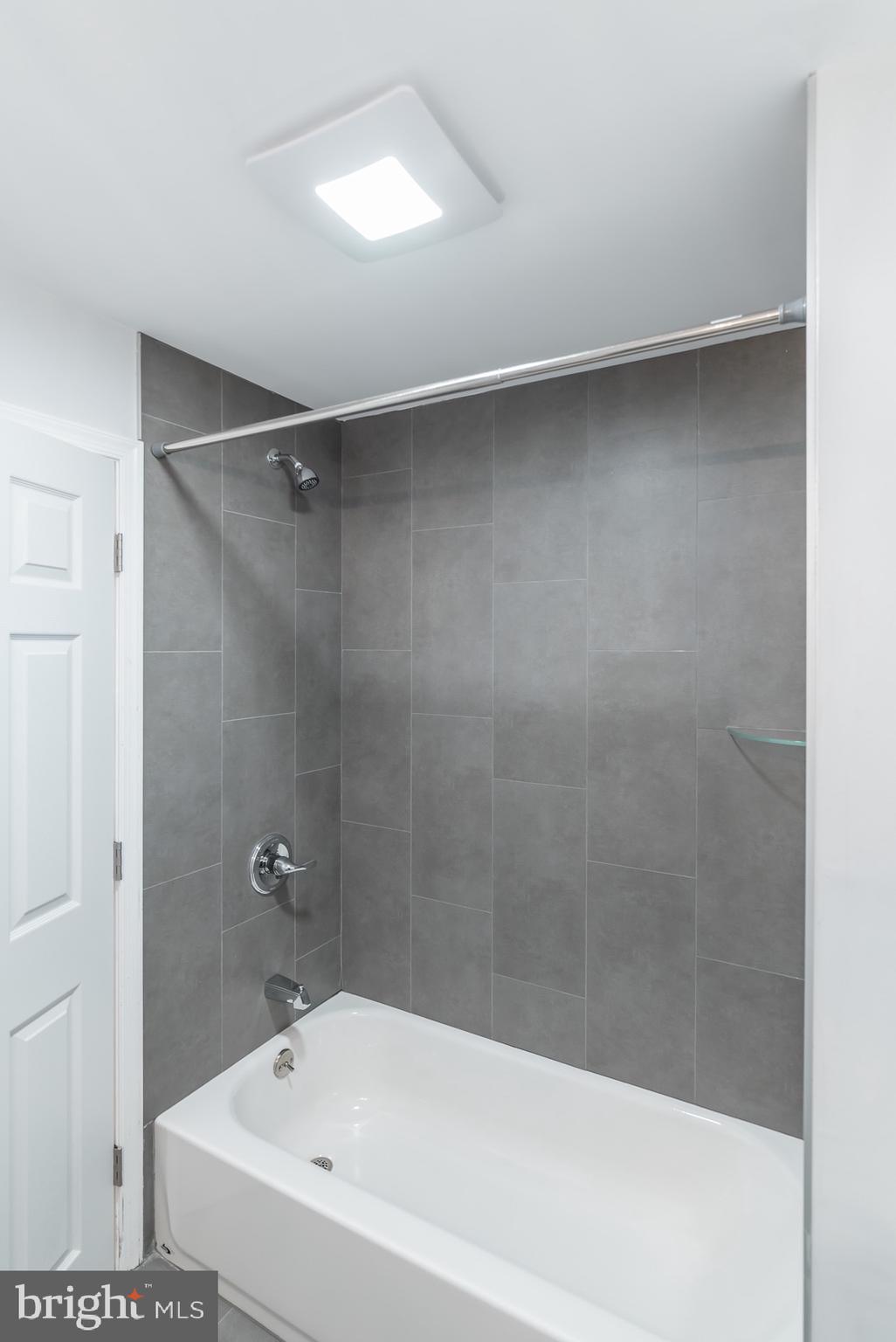 639 Welsh Road Philadelphia, PA 19115 - Photo 29 of 49 Bathroom - Level 2