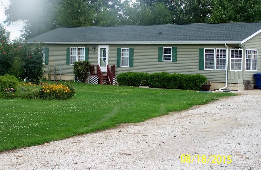 3295 Maurer Road Charlotte, MI 48813 - Photo 1 of 41 1804065.JPG
