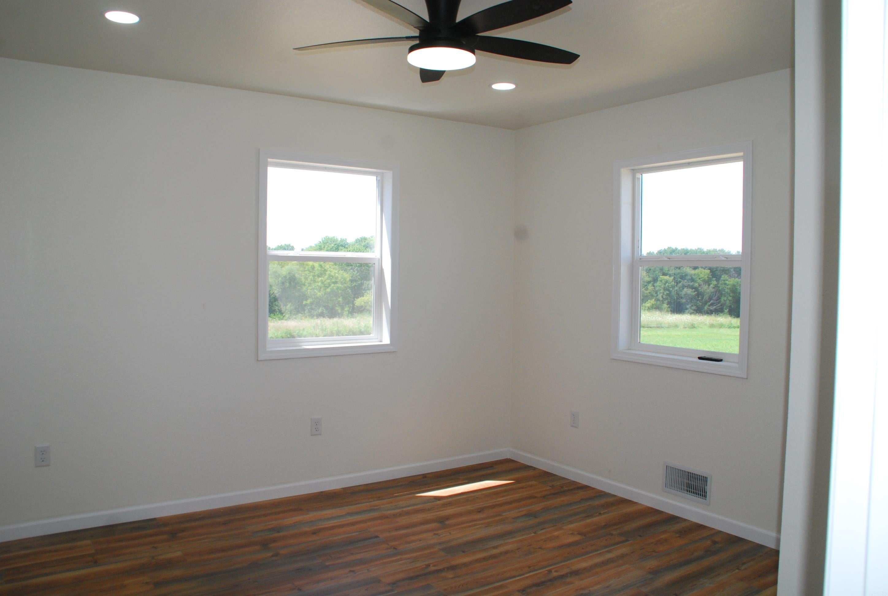 5916 Kornhill Road Wadena, IA 52169 - Photo 12 of 28 Gallery Image 12