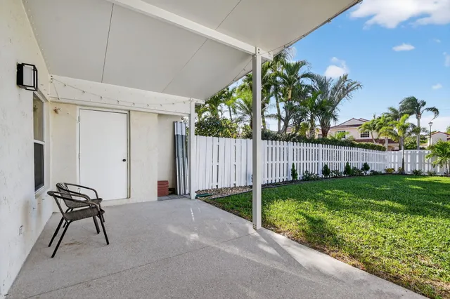 $425,000 | 7279 Burgess Drive, Lake Worth, FL 33467