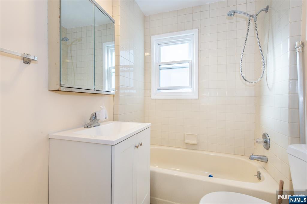 479 Centre Street Nutley, NJ 07110 - Photo 13 of 50