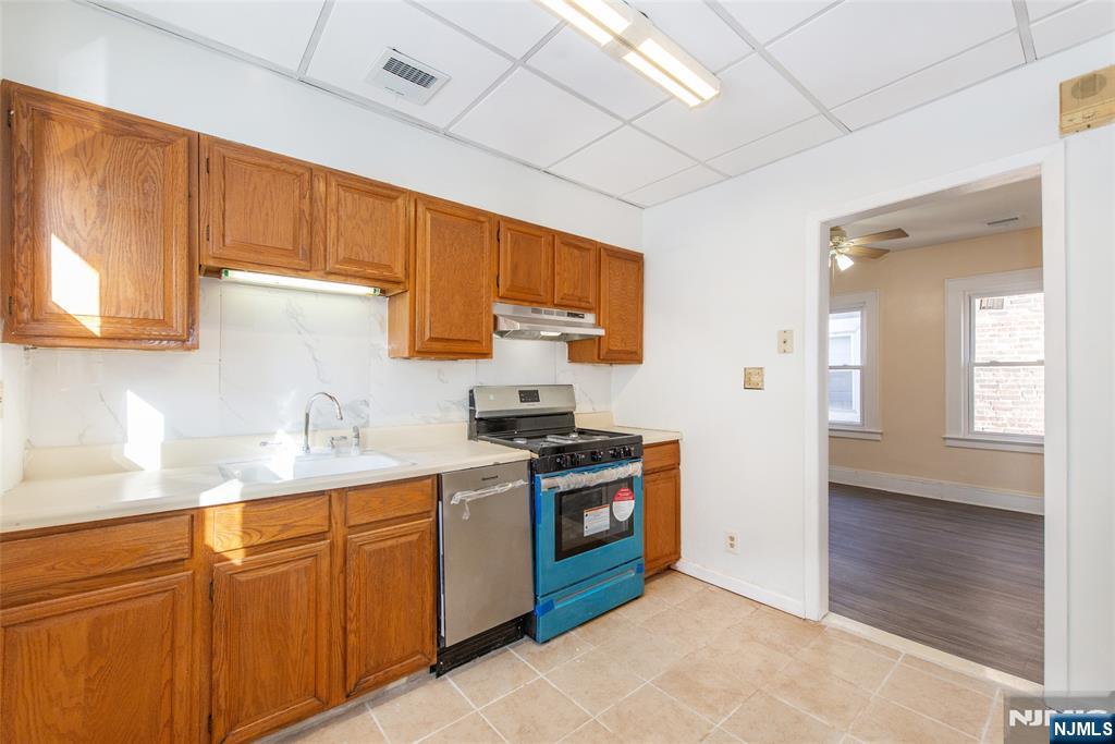 479 Centre Street Nutley, NJ 07110 - Photo 20 of 50