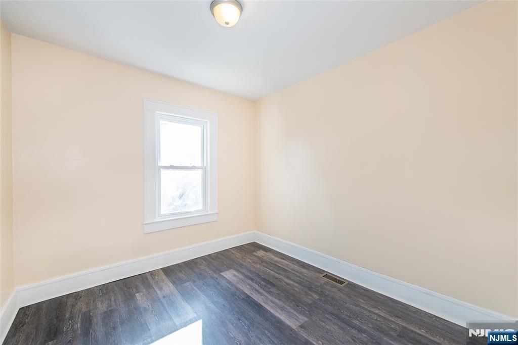 479 Centre Street Nutley, NJ 07110 - Photo 25 of 50