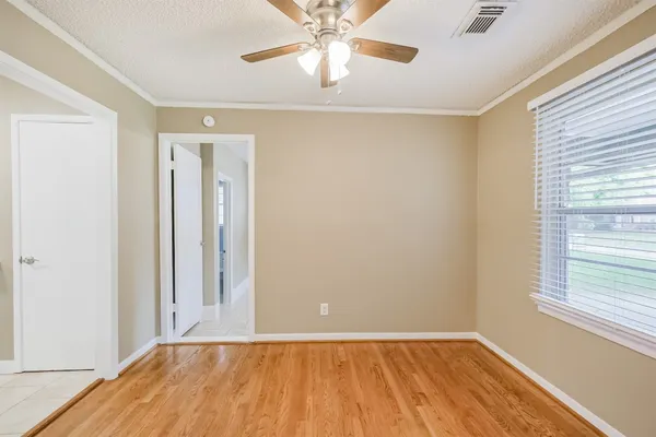 $3,400 | 4613 Braeburn Drive, Bellaire, TX 77401