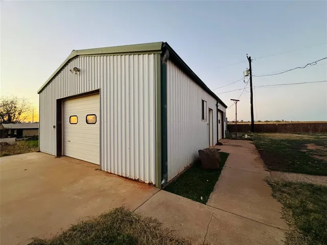 $84,900 | 1111 East Sammy Baugh Avenue, Rotan, TX 79546