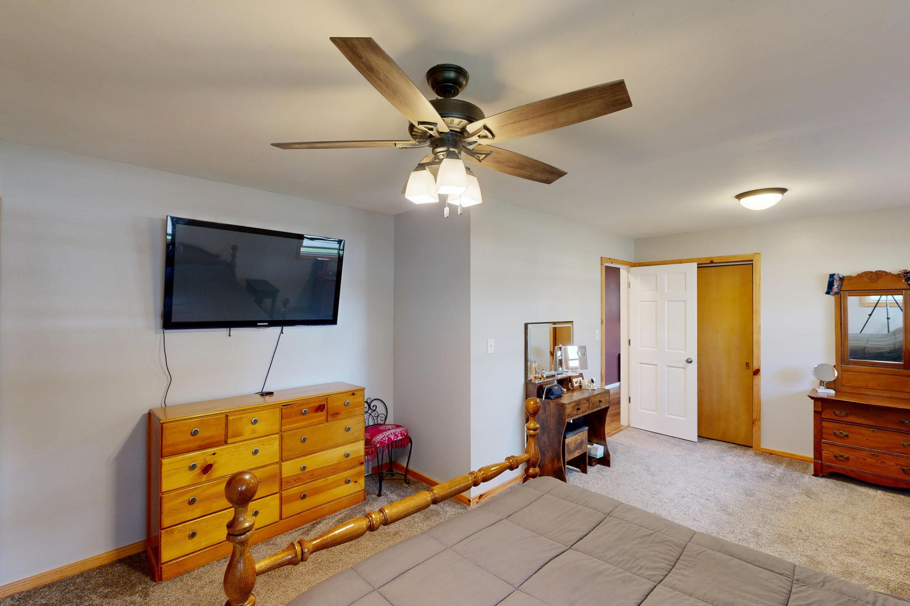 927 Peterson Street Fort Atkinson, WI 53538 - Photo 12 of 37 927-Peterson-St-06252026_170823