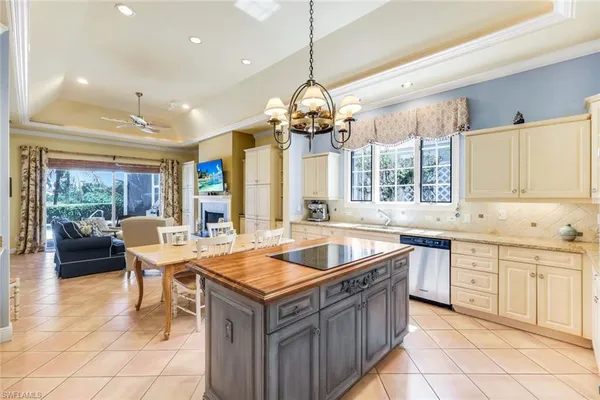 $1,795,000 | 15588 Whitney Lane, Naples, FL 34110