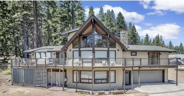 $835,000 | 523 Peninsula Drive, Lake Almanor, CA 96137