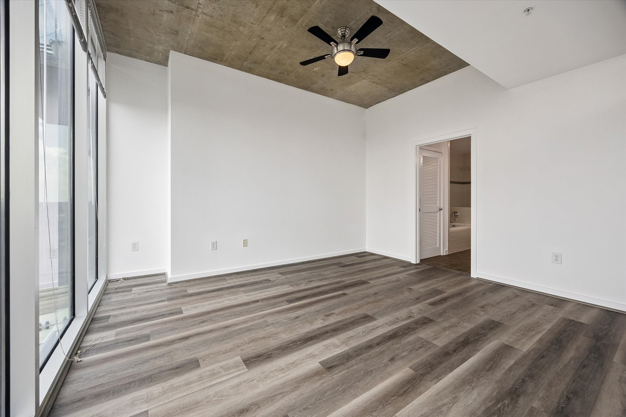 5925 Almeda Road, Unit 11615 Houston, TX 77004 - Photo 14 of 23