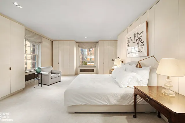 a view of entryway and hall