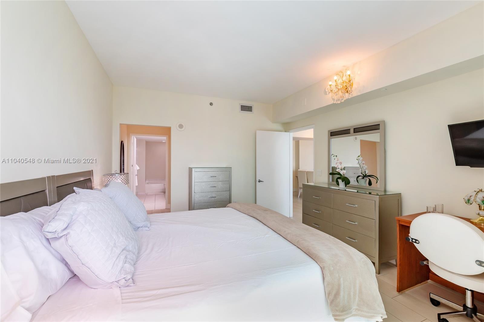 Brickell Miami, FL 33131 - Photo 19 of 38