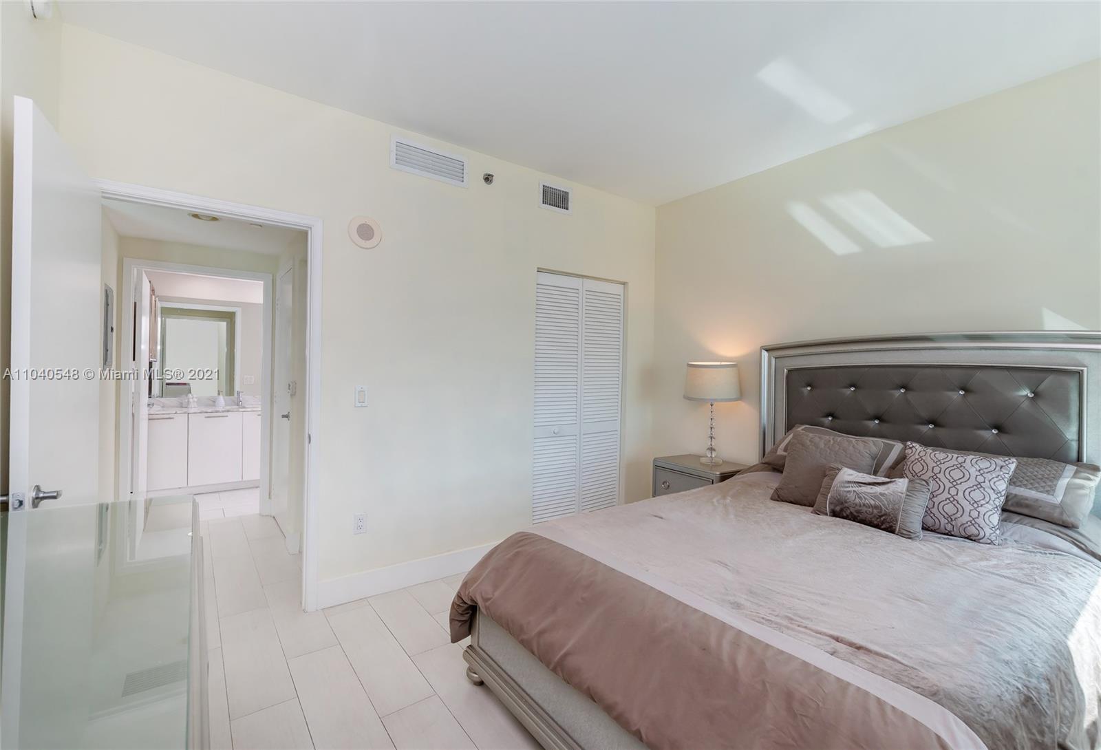 Brickell Miami, FL 33131 - Photo 23 of 38