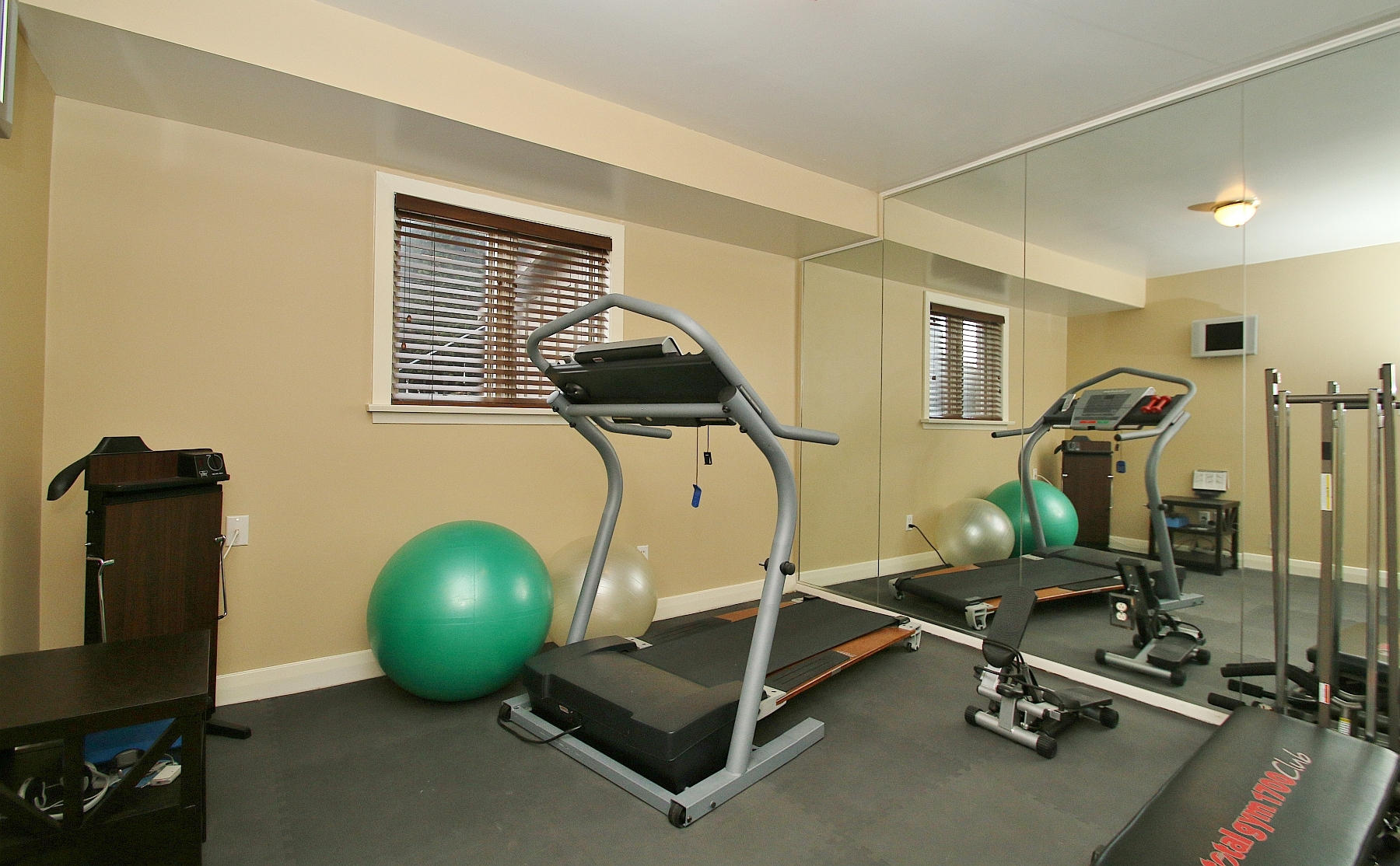 45 Cardinal Road Southwest Roanoke, VA 24014 - Photo 32 of 35 a room with gym equipment